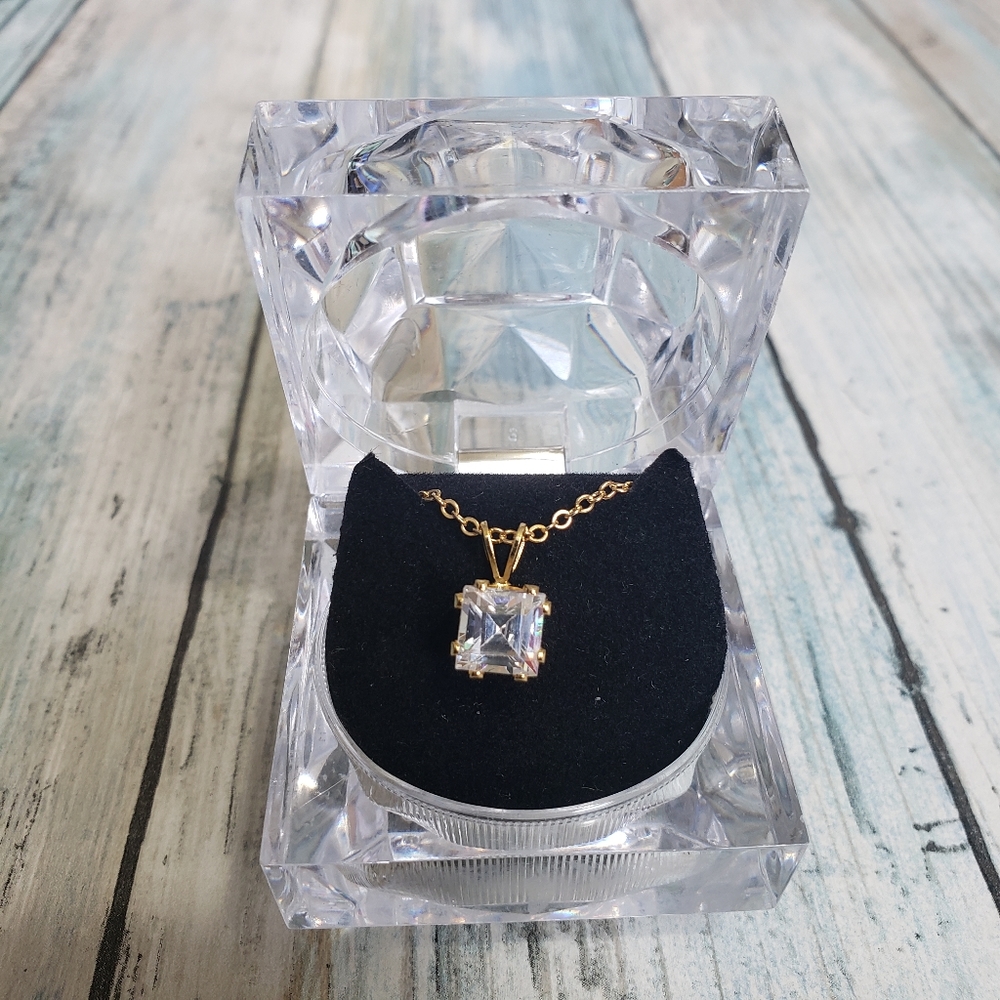 Gold little Necklace! - Picture 1 of 9